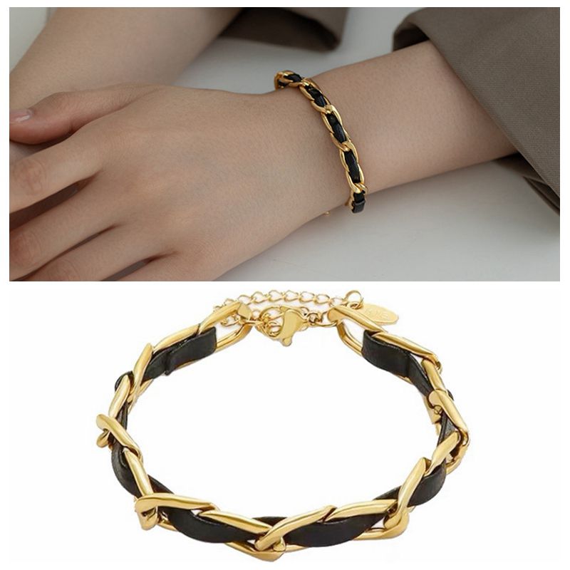 Golden Pendant Bracelet