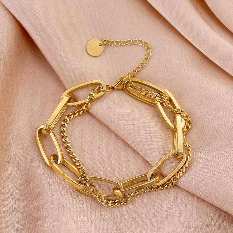 Golden Pendant Bracelet